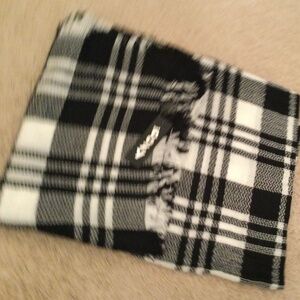 Just Cozy Black/White Plaid Shawl Wrap/Scarf
